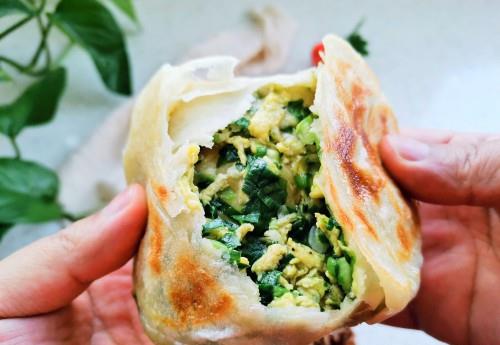 馅饼好吃有诀窍,学会此种做法,一拉一卷,皮薄馅大,放凉也不硬