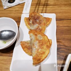 沈阳金香汇三宝晚茶大东店 牛肉圆葱馅饼的口味评价与实拍分享